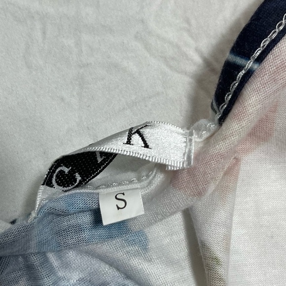 GYK Women’s multi color feather print tank top in size S - Picture 11 of 13